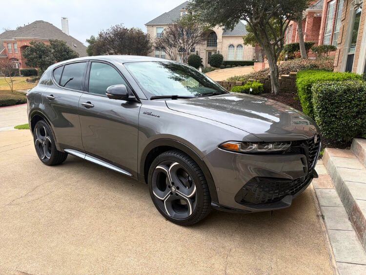 2026-Alfa-Romeo-Tonale-Sport-Speciale-exterior-1