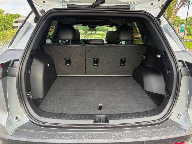 2026-Chevrolet-Equinox-ACTIV-cargo