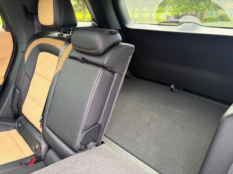 2026-Chevrolet-Equinox-ACTIV-interior-2nd-row-3