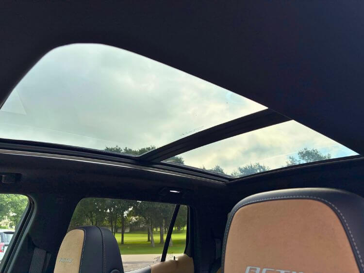 2026-Chevrolet-Equinox-ACTIV-sunroof-1