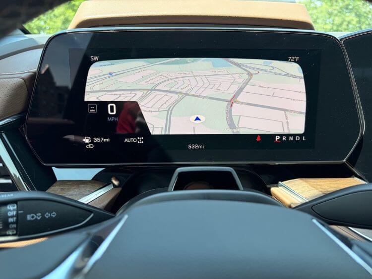 2026-Chevrolet-Suburban-High-Country-digital-display-naviation-carpro