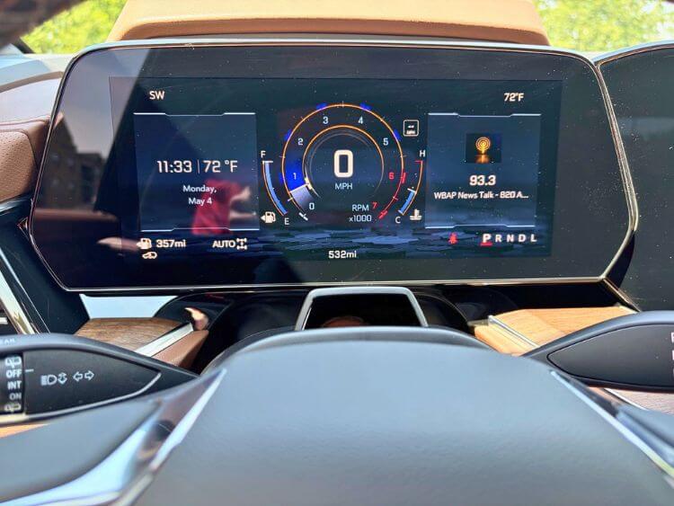 2026-Chevrolet-Suburban-High-Country-digital-driver-display