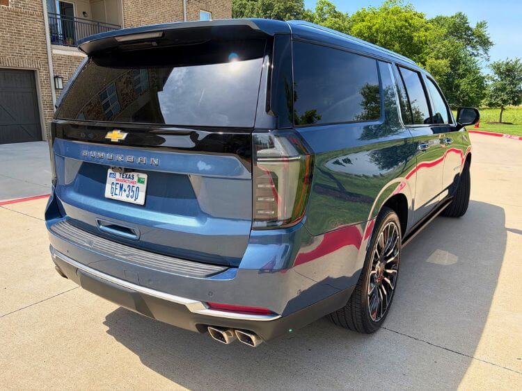 2026-Chevrolet-Suburban-High-Country-exterior-8
