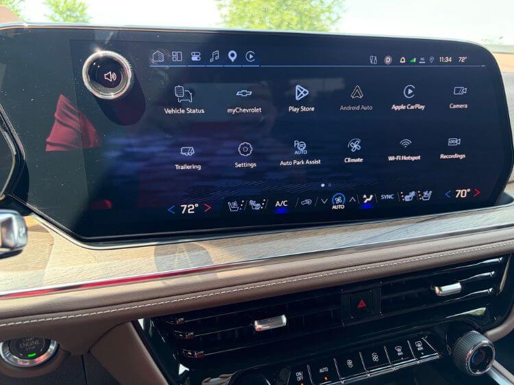 2026-Chevrolet-Suburban-High-Country-multimedia-2