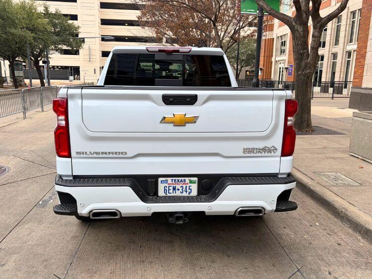 2026-Chevy-silverado-1500-high-country-exterior-tail-end