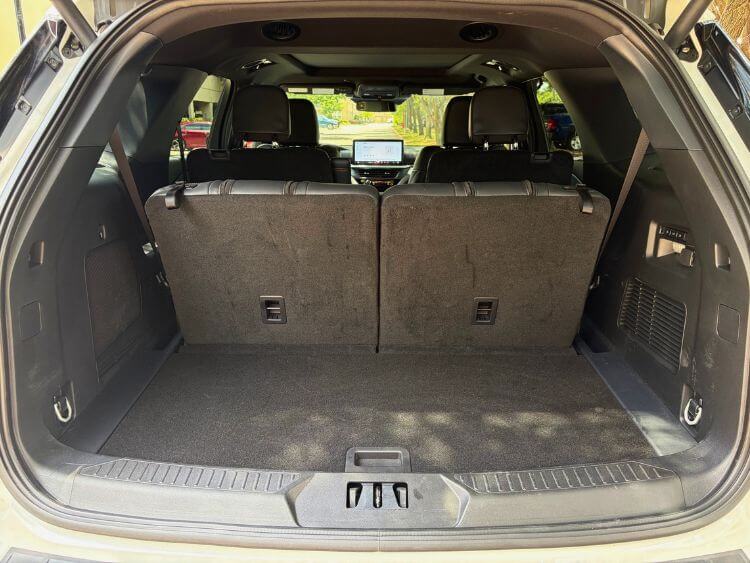 2026-Ford-Explorer-Tremor-cargo-area-navigation