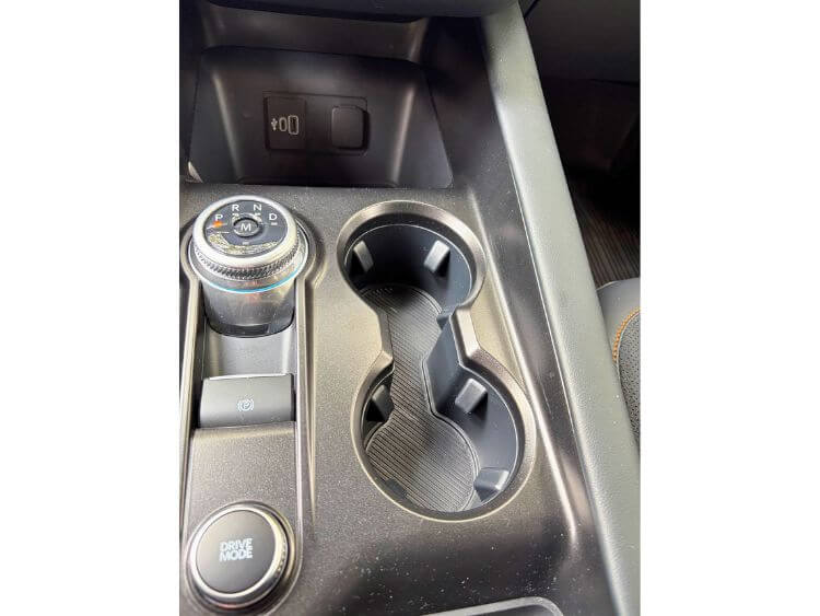2026-Ford-Explorer-Tremor-conosle-navigation