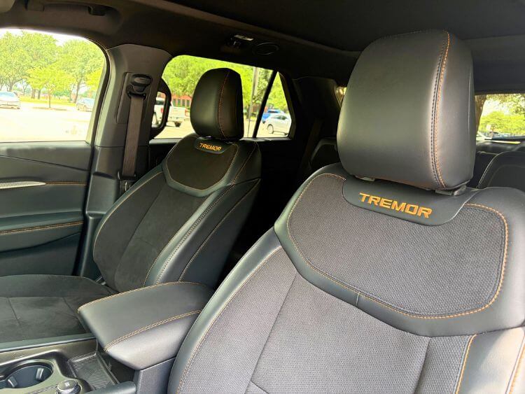 2026-Ford-Explorer-tremor-badging-front-drivercarpro