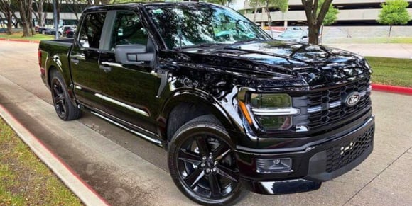 2026-Ford-F-150-Lobo-exterior-13