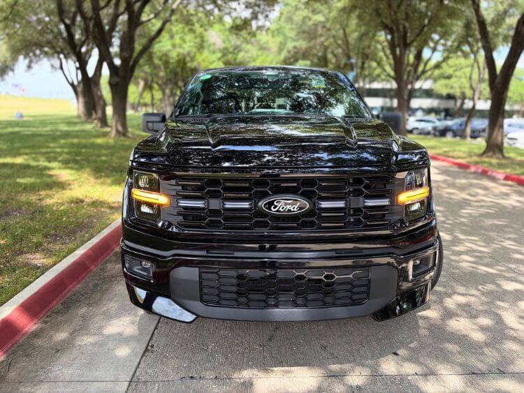 2026-Ford-F-150-Lobo-exterior-2-carpro.
