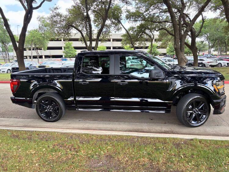 2026-Ford-F-150-Lobo-exterior-6-carpro.