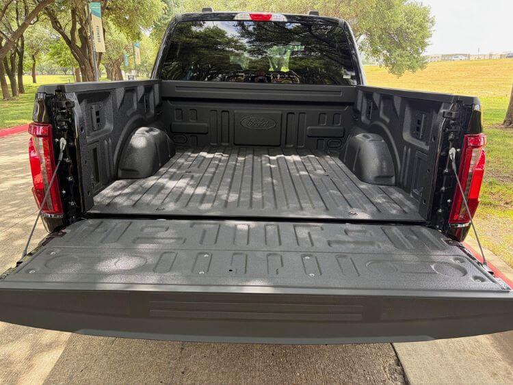 2026-Ford-F-150-Lobo-exterior-9-carpro.