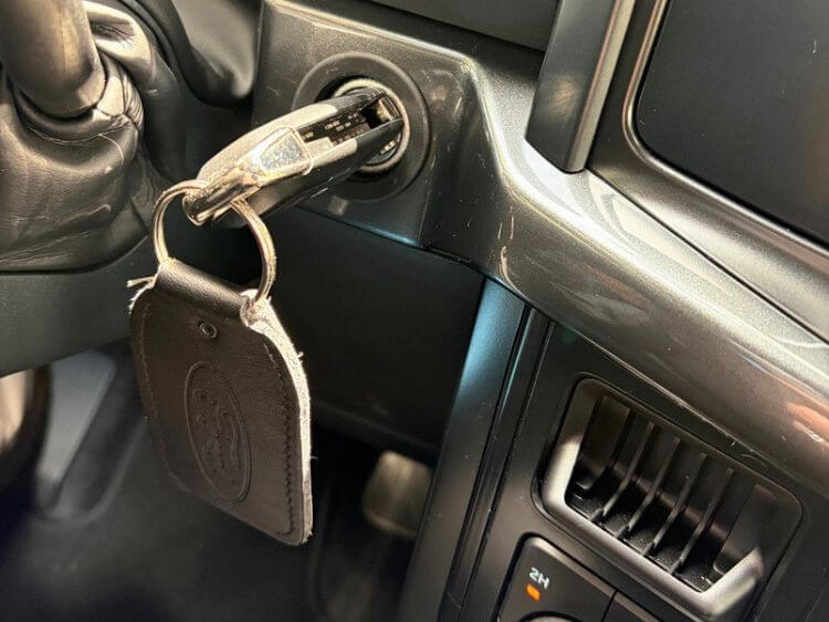 2026-Ford-F-150-Lobo-key-ignition-carpro.