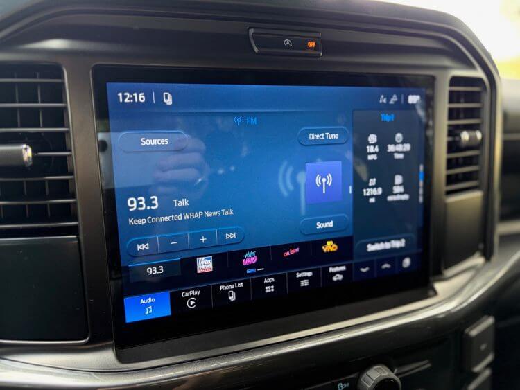 2026-Ford-F-150-Lobo-wbap-closeup-carpro.