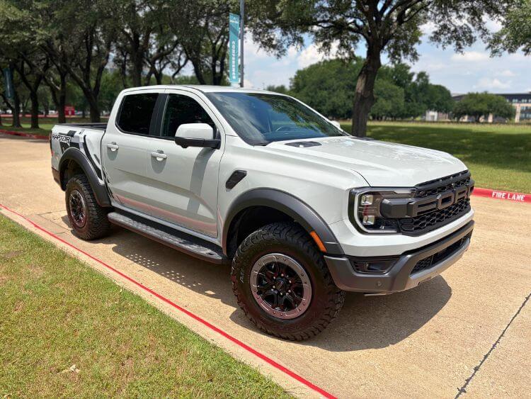 2026-Ford-Ranger-Raptor-exterior-1-carpro