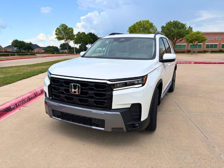 2026-Honda-Pilot-Elite-exterior04-carpro