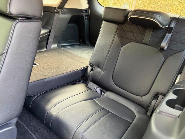 2026-Honda-Pilot-Elite-multimedia-2nd-row-carpro