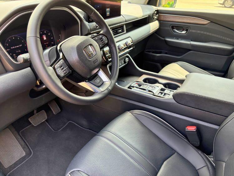 2026-Honda-Pilot-Elite-steering-wheel-carpro