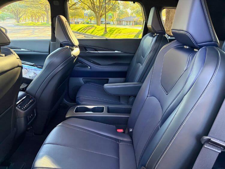 2026-Infiniti-QX60 -Sport-2nd-row-1-