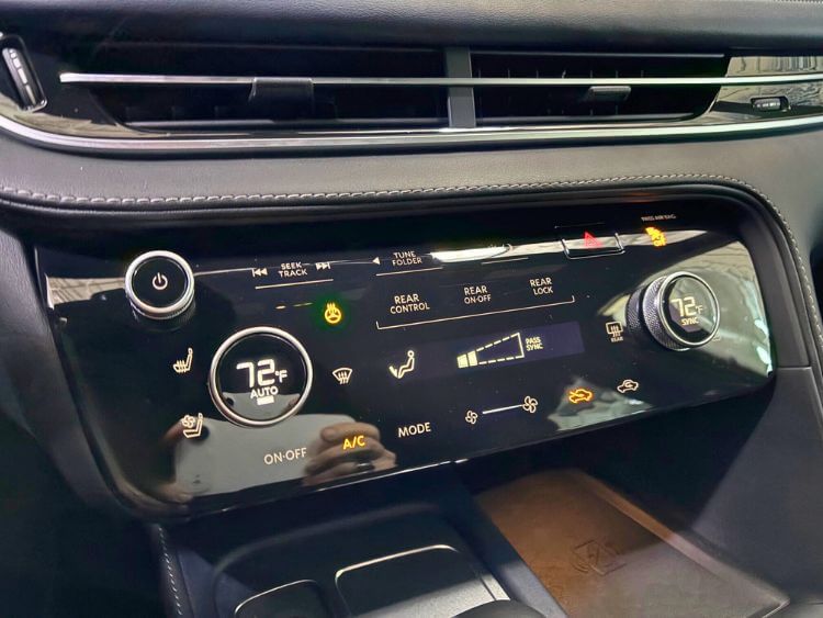 2026-Infiniti-QX60 -Sport-ac-controls