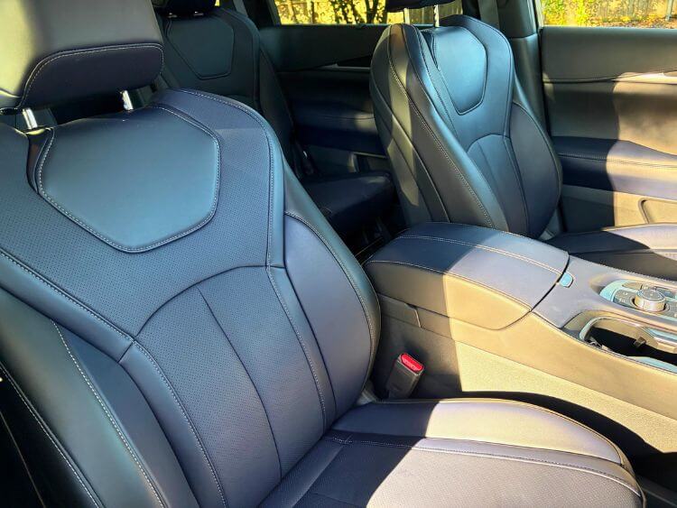 2026-Infiniti-QX60 -Sport-passenger-seat-