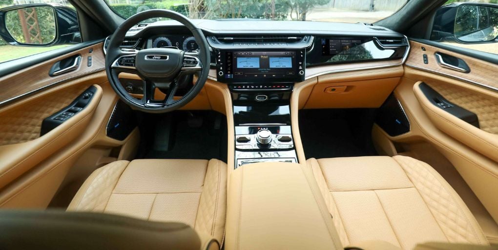 2026 Jeep Grand Cherokee L. Photo: Stellantis.