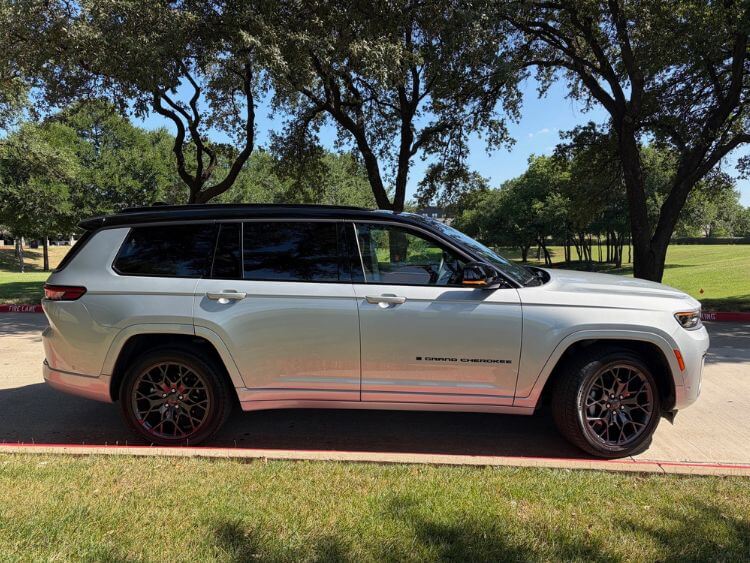 2026-Jeep-Cherokee-L-profile-3-carpro.