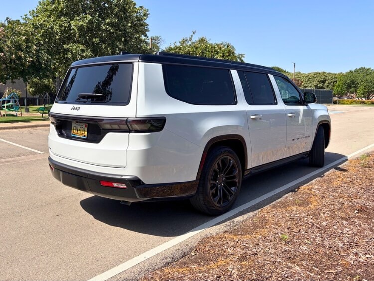 2026-Jeep-Grand-Wagoneer-L-Summit-Obsidian-exterior-3-carpro