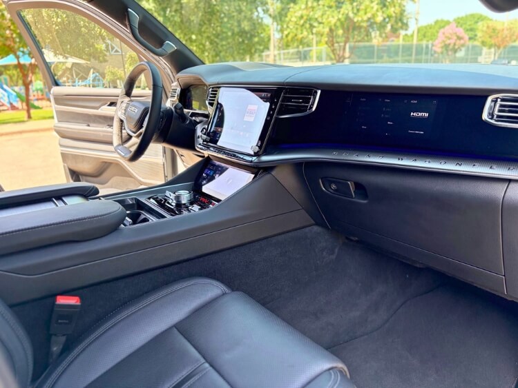 2026-Jeep-Grand-Wagoneer-L-Summit-Obsidian-passenger-side-carpro