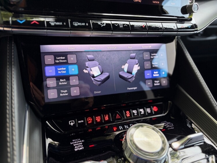 2026-Jeep-Grand-Wagoneer-L-Summit-Obsidian-seat-settings-carpro.j