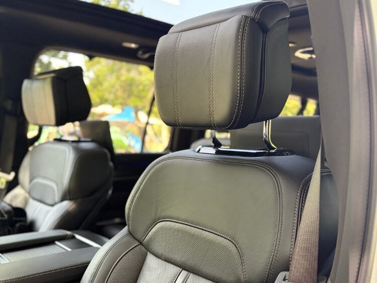 2026-Jeep-Grand-Wagoneer-L-Summit-Obsidian-seats-2-carpro.j