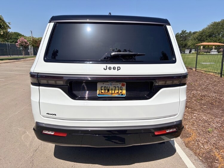 2026-Jeep-Grand-Wagoneer-L-Summit-Obsidian-tail-end-carpro