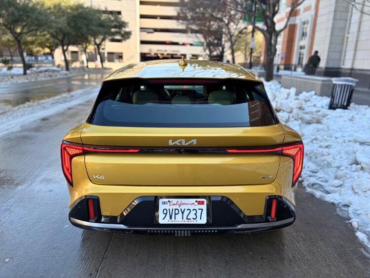 2026-Kia-K4-GT-Line-Turbo-Hatchback-exterior-4.