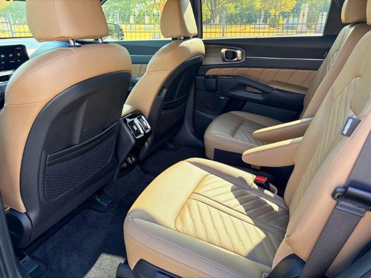 2026-Kia-Sorento-X-Line-SX-Prestige-2nd-row-3g