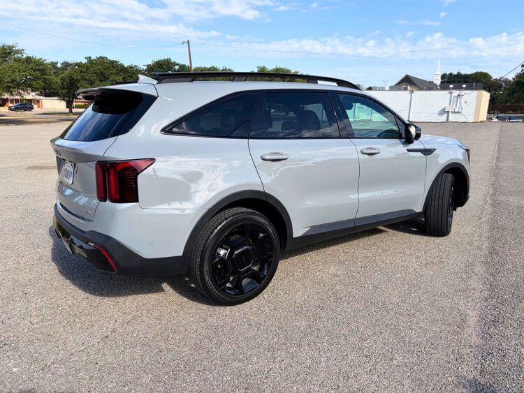 2026-Kia-Sorento-X-Line-SX-Prestige-exterior-2.jpg