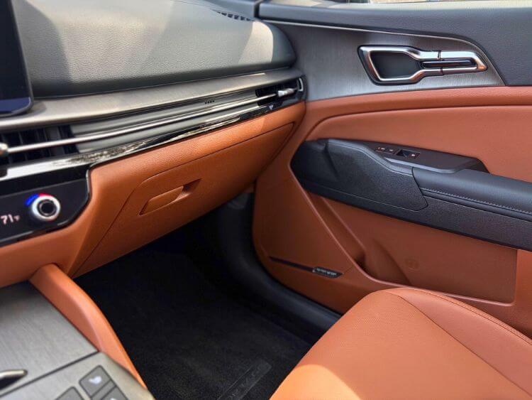 2026-Kia-Sportage-plug-in-hybrid-dash-carpro