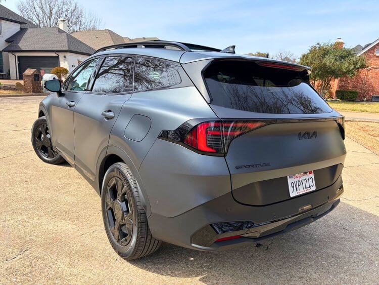2026-Kia-Sportage-plug-in-hybrid-x-line-exteror-05