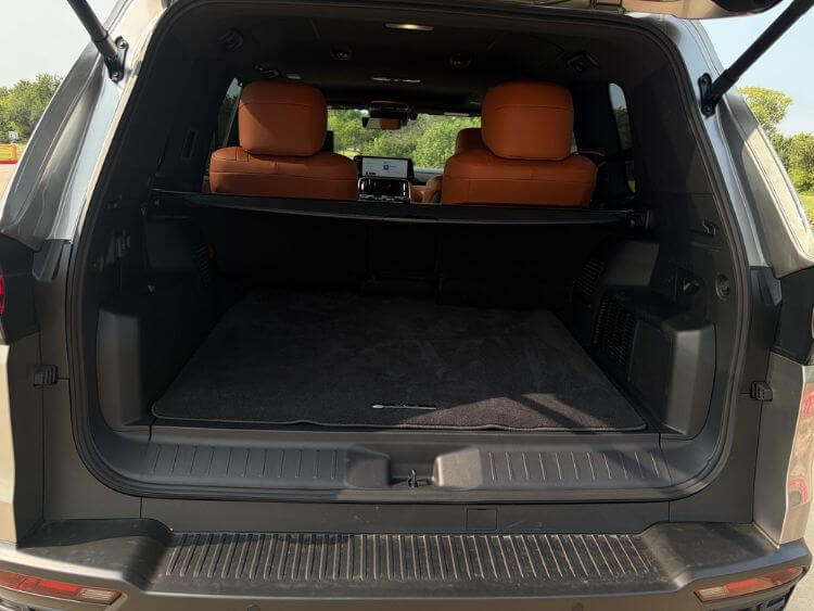 2026-Lexus-700-h--cargo-carpro.