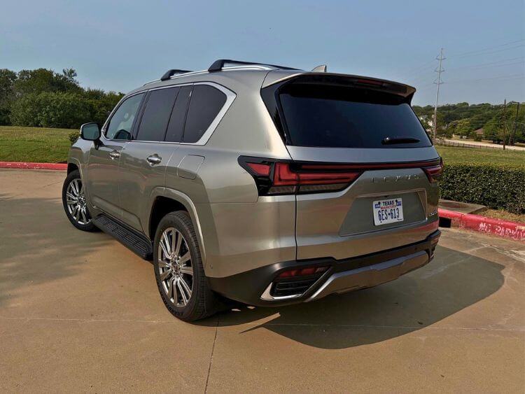 2026-Lexus-700-h-exterior-1-carpro