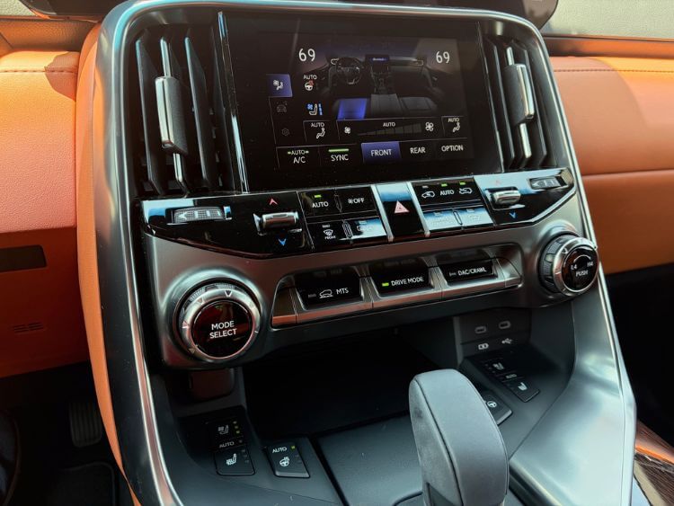 2026-Lexus-700-h-mulitmedia-climate-carpro.