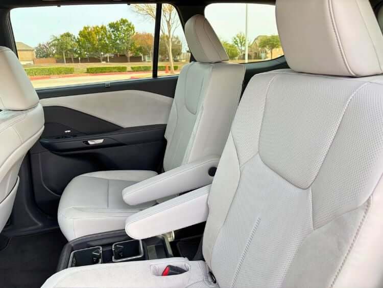 2026-Lexus-TX 550h+-2nd-row-carpro