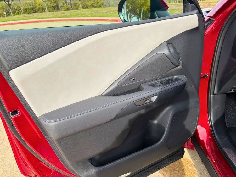 2026-Lexus-TX 550h+-door-panel-carpro