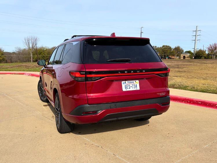 2026-Lexus-TX 550h+-exterior-3-carpro