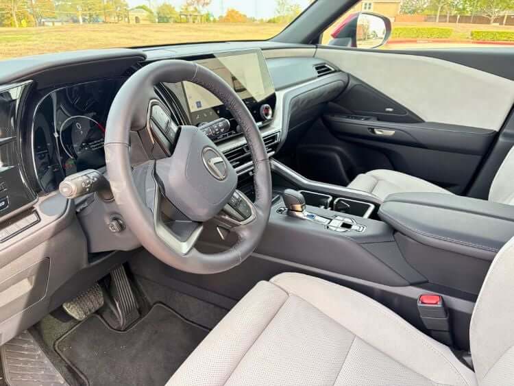 2026-Lexus-TX 550h+-interior-hero-carpro