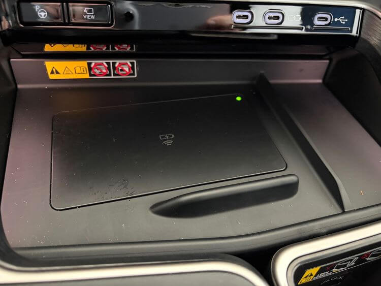 2026-Lexus-TX 550h+-wireless-charger-carpro