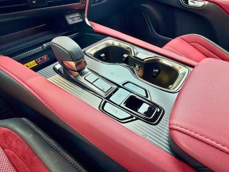 2026-Lexus-rx-500-f-sport-performance-console