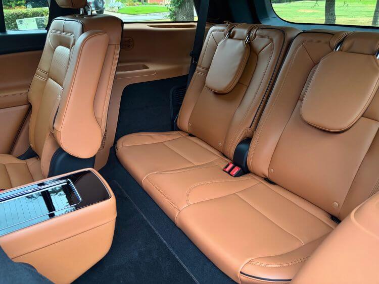 2026-Lincoln-Aviator-Black-Label-3rd-row-carpro