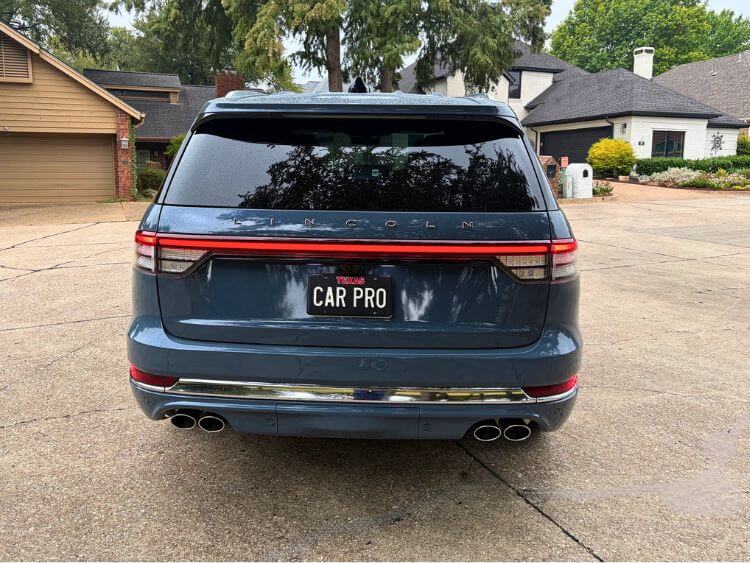 2026-Lincoln-Aviator-Black-Label-exterior2-carpro