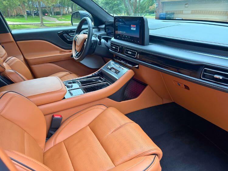 2026-Lincoln-Aviator-Black-Label-interior-passenger-side-carpro.j