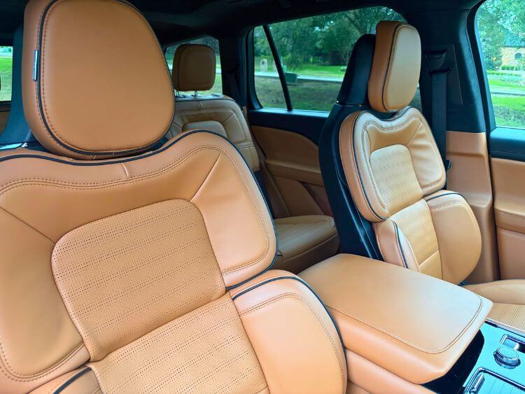 2026-Lincoln-Aviator-Black-Label-seats-2-carpro.j
